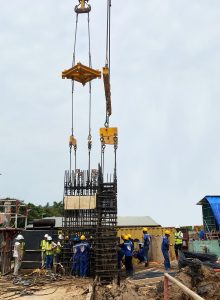 Cẩu lòng thép tường vây