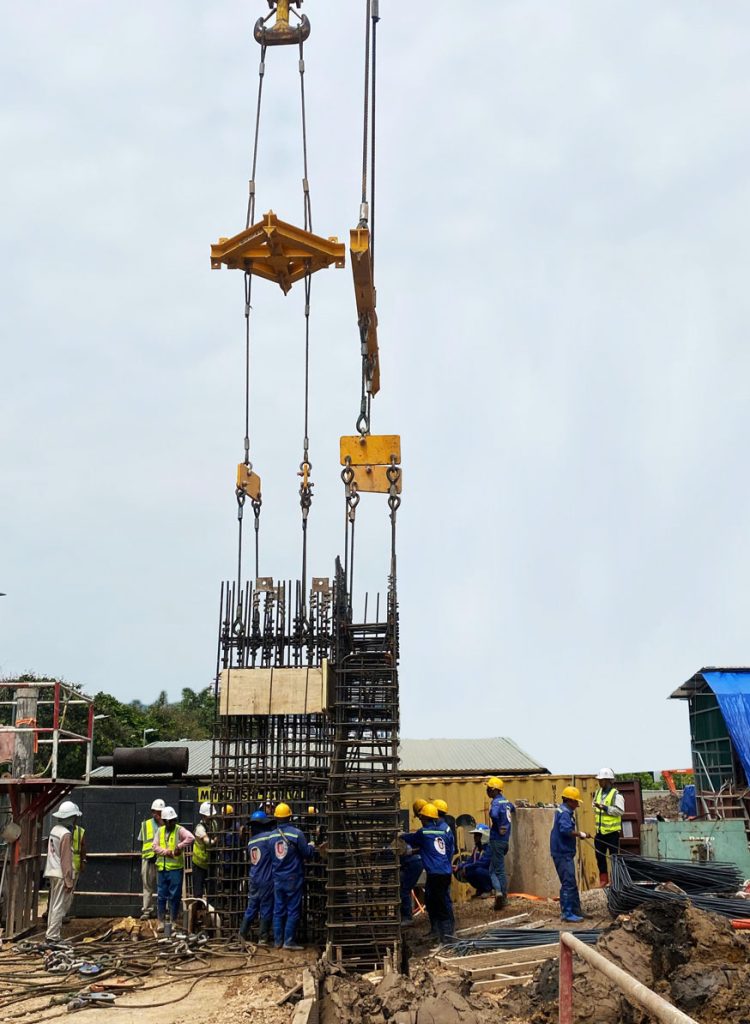 3 Cẩu lòng thép tường vây